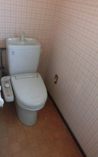 【アパート付中古】鶴ヶ島市脚折中古住宅のトイレ