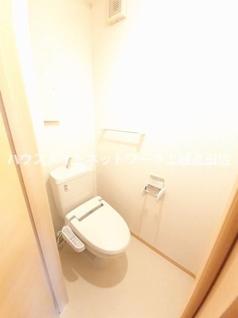 ヴィラ　アルモニーＢのトイレ|温水洗浄暖房便座