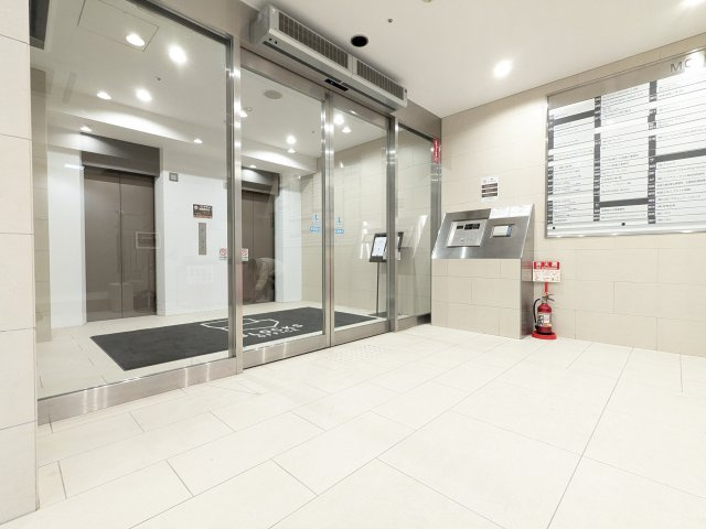 エムジー目黒駅前のロビー|清潔なロビーです
