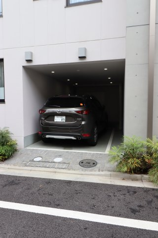 GENOVIA新大塚の駐車場|駐車場に車を止められます