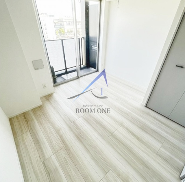 クラリッサ　横浜　ロッソの居間・リビング|洋室のお部屋です。