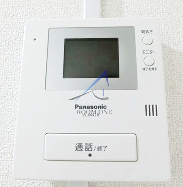 ＹＭハイツ木月のセキュリティ|モニター付きインターホンです。