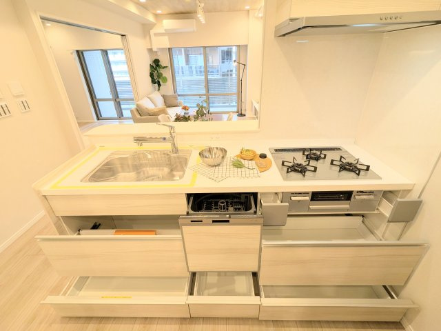 東京ビューマークスのキッチン|～食器洗浄乾燥機付のキッチン写真～