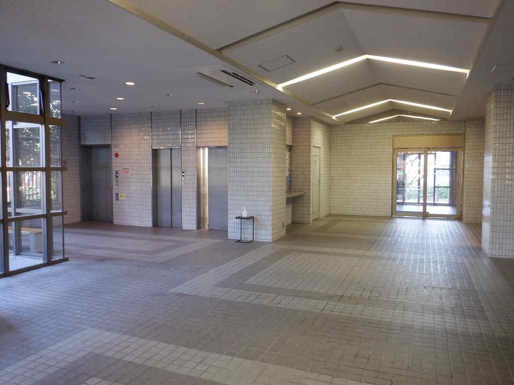 西戸山タワーホウムズノースタワーのロビー