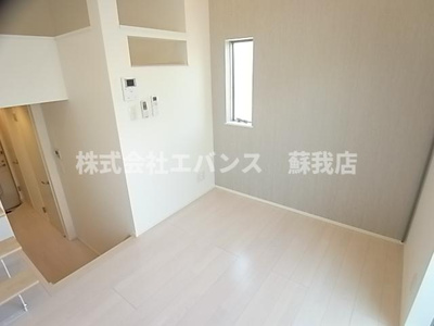【居間・リビング】 | スマイル本千葉 | ゆったり過ごせる居間です