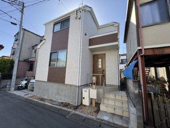 【築浅】鶴ヶ島市五味ヶ谷中古住宅の外観|2021年築のきれいな住宅