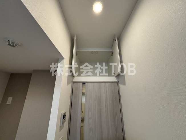 【収納】 | アジールコート豪徳寺 | ダイニング入口上部収納