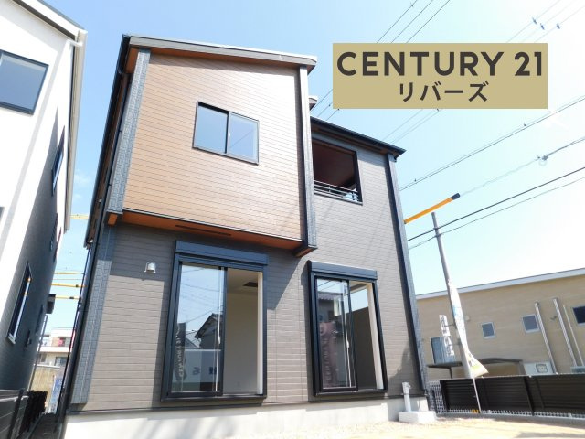 津島市南本町７丁目の新築一戸建の外観|☆ラスト１棟☆　　新価格！！いつでも見学出来ます♪♪（お問合せ当日、平日、水曜、夜間でもＯＫ）　開放的な角地！　オール電化♪　敷地５１．３７坪　駐車楽々並列２台ＯＫ　デザイン階段のマルチエントランス♪