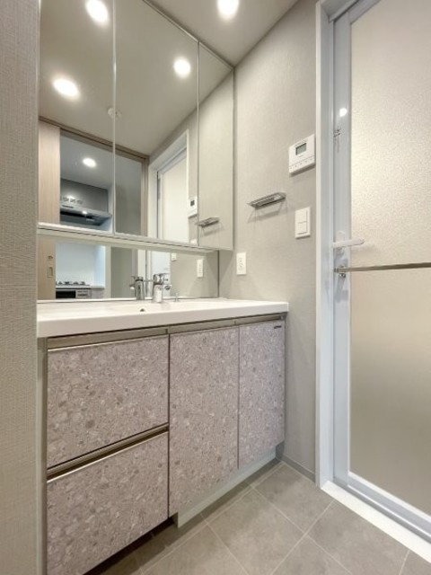 ロイヤルパークス有明の洗面所|※写真は同タイプ住戸です。