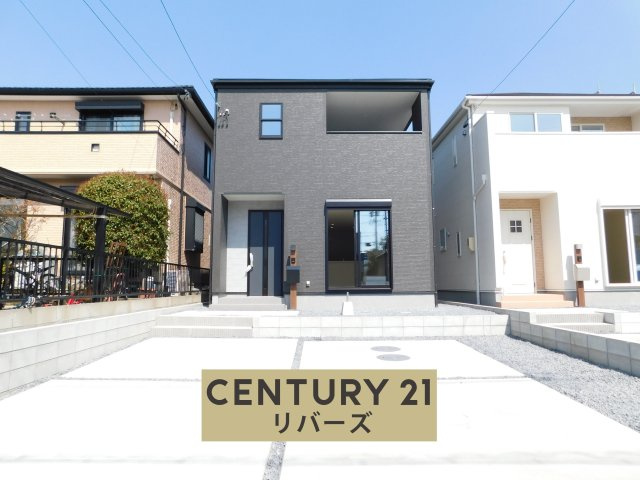 津島市江東町３丁目の新築一戸建の前面道路含む現地写真|◇１号棟◇　　新価格！！いつでもご案内ＯＫ♪（お問合せ当日、平日、水曜、夜間もＯＫ）　南向き♪　敷地４２．５７坪！　駐車楽々並列２台ＯＫ！　ＷＩＣやストレージルームなど収納豊富♪　スーパー徒歩４分！