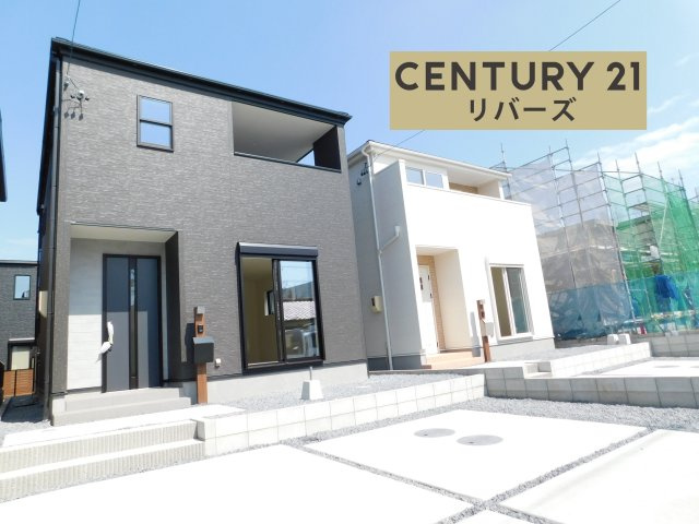 津島市江東町３丁目の新築一戸建の外観|◇１号棟◇　　新価格！！いつでもご案内ＯＫ♪（お問合せ当日、平日、水曜、夜間もＯＫ）　南向き♪　敷地４２．５７坪！　駐車楽々並列２台ＯＫ！　ＷＩＣやストレージルームなど収納豊富♪　スーパー徒歩４分！