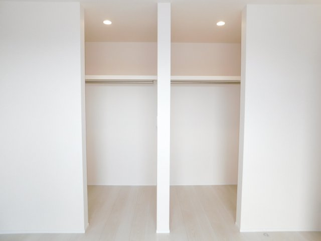 愛西市佐屋町新田の新築一戸建の収納|◇大型ウォークインクローゼット◇　　家族の洋服や季節の荷物など大容量収納できます♪