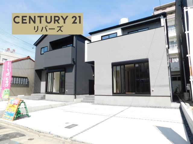 名古屋市北区長喜町３丁目の新築一戸建の前面道路含む現地写真|☆２号棟☆　　５ＬＤＫ！　いつでも見学出来ます♪（お問合せ当日、平日、水曜、夜間でもＯＫ）　南向き！　駐車楽々並列２台ＯＫ　スタディーカウンター付きリビング♪　多用途に利用できるサービスルーム完備！