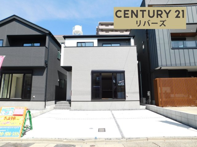 名古屋市北区長喜町３丁目の新築一戸建の外観|☆２号棟☆　　５ＬＤＫ！　いつでも見学出来ます♪（お問合せ当日、平日、水曜、夜間でもＯＫ）　南向き！　駐車楽々並列２台ＯＫ　スタディーカウンター付きリビング♪　多用途に利用できるサービスルーム完備！