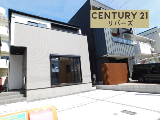 名古屋市北区長喜町３丁目の新築一戸建の外観|☆２号棟☆　　５ＬＤＫ！　いつでも見学出来ます♪（お問合せ当日、平日、水曜、夜間でもＯＫ）　南向き！　駐車楽々並列２台ＯＫ　スタディーカウンター付きリビング♪　多用途に利用できるサービスルーム完備！