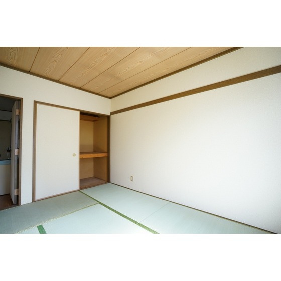 ベルゾーネ小林の収納|押入れ