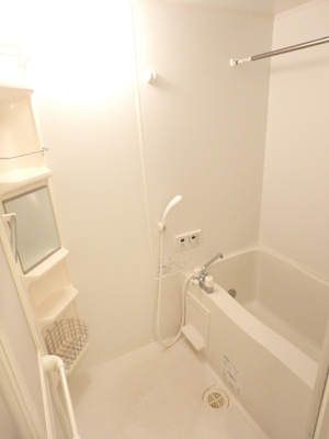 追焚機能・浴室乾燥機付きのバスルーム