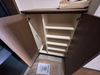 玄関の下駄箱収納