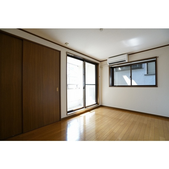 スタークイン大島の居間・リビング