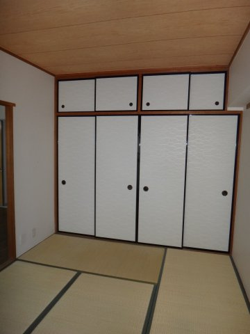 新橘ビルの寝室