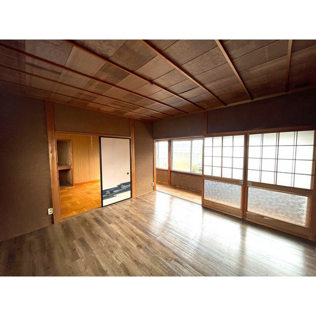 瑞穂市牛牧の一戸建ての居間・リビング