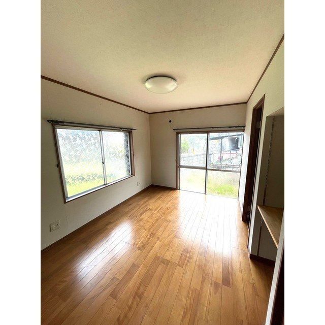 瑞穂市牛牧の一戸建ての居間・リビング