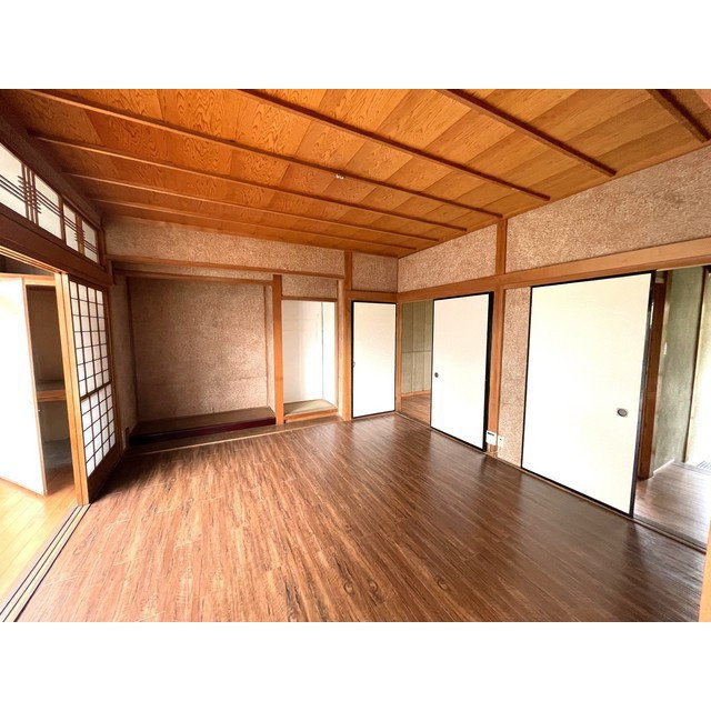 瑞穂市牛牧の一戸建ての居間・リビング
