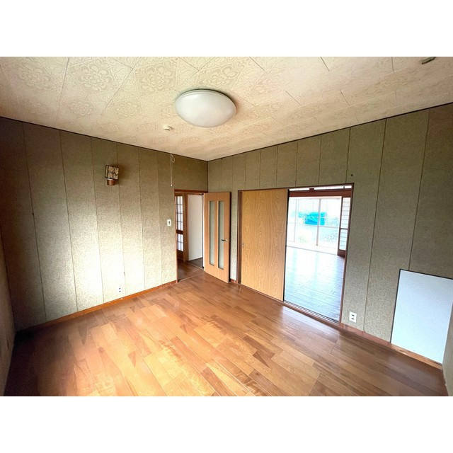 瑞穂市牛牧の一戸建ての居間・リビング