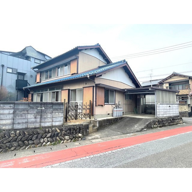 瑞穂市牛牧の一戸建ての外観