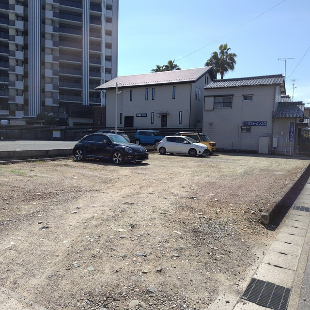 岐阜市長良福光の駐車場