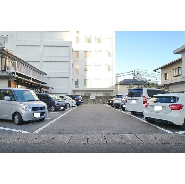 岐阜市長旗町２丁目の駐車場の駐車場