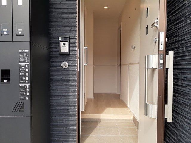 イルクオーレⅡの玄関|明るい玄関です