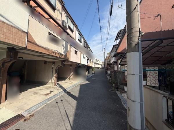 【前面道路含む現地写真】