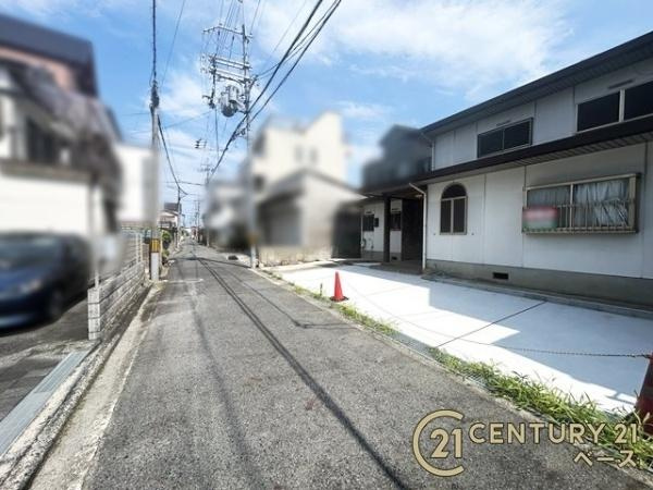 大和高田市礒野南町　一戸建の前面道路含む現地写真|■現地撮影写真■ 前面道路は５ｍ以上と広くゆったりしています！