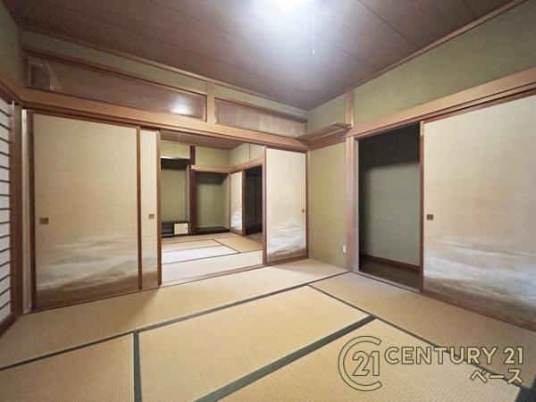 北葛城郡上牧町上牧　一戸建の和室|■現地撮影写真■２間続きの和室でほっこりくつろげます！

