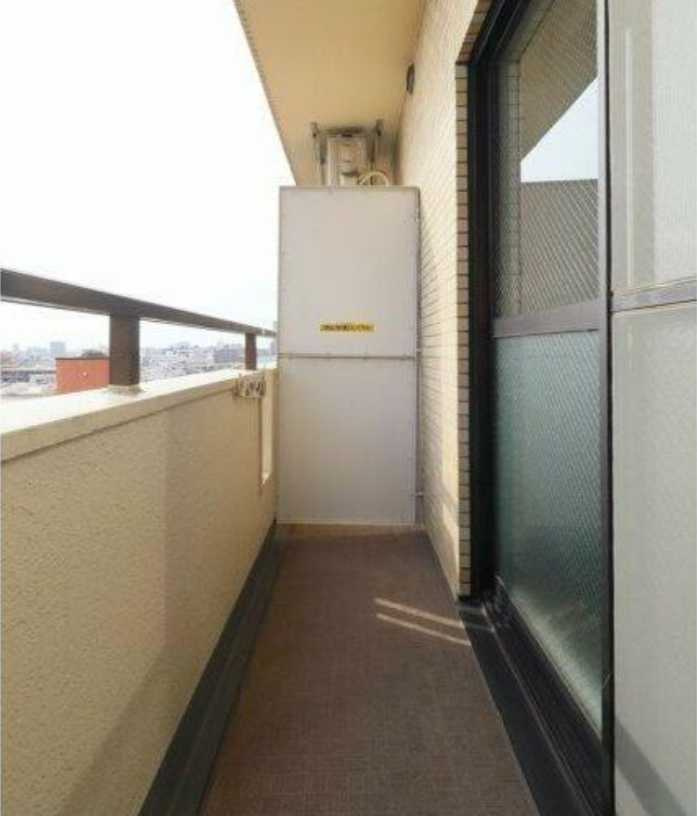 ライオンズマンション三軒茶屋第6　分譲賃貸　高層階　オートロックのバルコニー