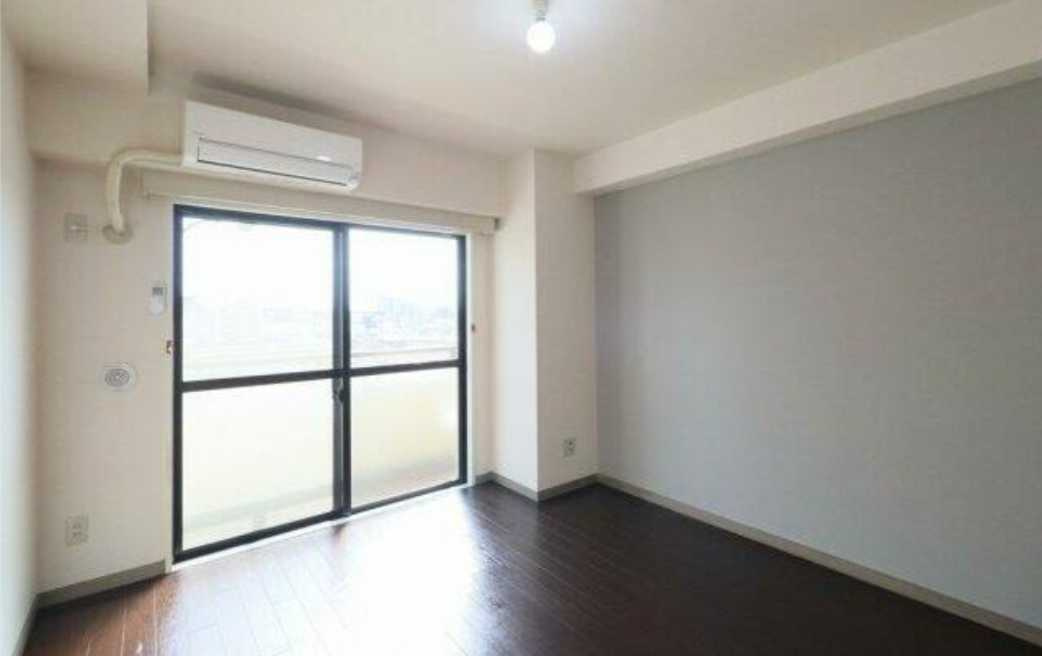 ライオンズマンション三軒茶屋第6　分譲賃貸　高層階　オートロックの居間・リビング