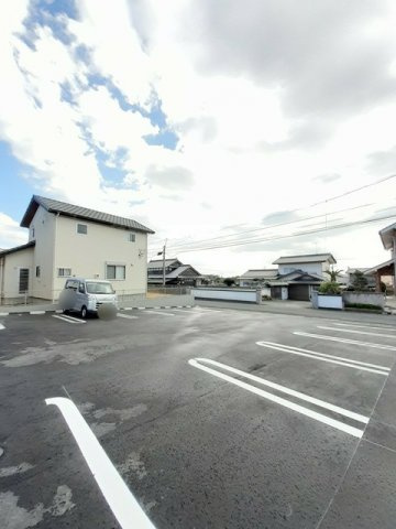 エトワールの駐車場