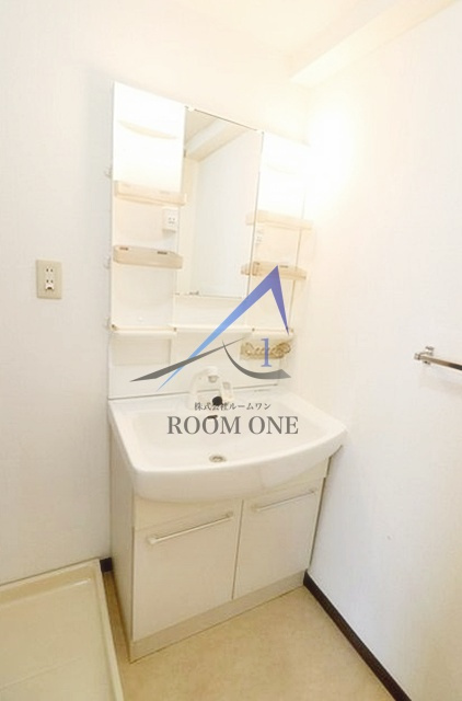 ドミール・エスポワールの洗面所|独立洗面台です。