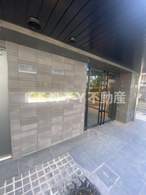 【エントランス】 | ＲＥＡＬＩＺＥ蒲田Ⅲ | 清潔なエントランスです