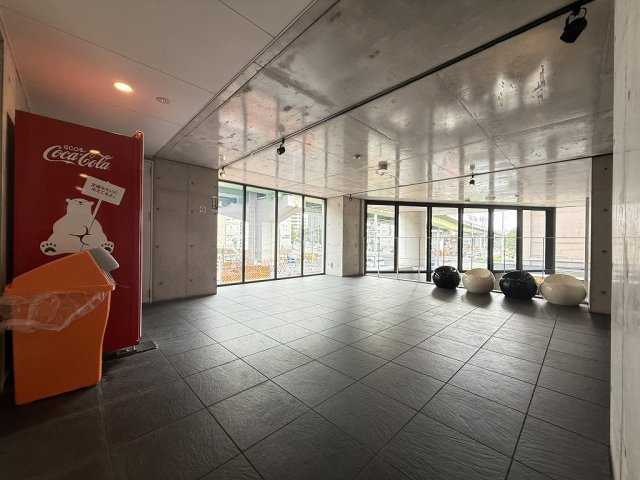 【ロビー】スクエア名駅南