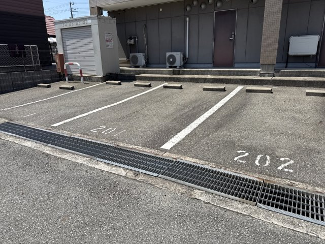 ミレムの駐車場
