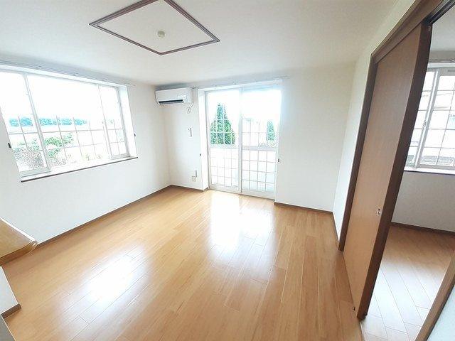 メリーパレス　Ａの居間・リビング|ゆったりとした居間です