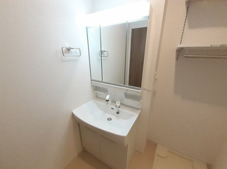 【洗面所】 | コスタⅡ | 明るい洗面所です
