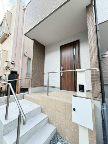 高槻市西冠1期2号棟のエントランス