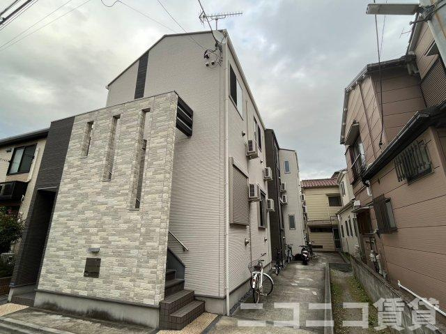 Forward　Field　羽田の外観