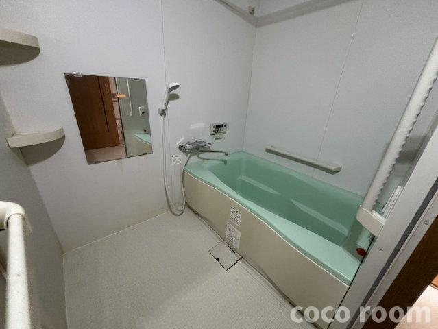 西焼津メゾン小石川の浴室