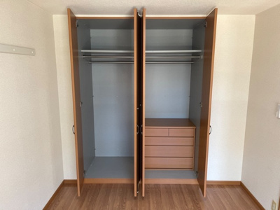 【収納】 | ガーデンハイム参番館 | 洋室5.7帖のクローゼット