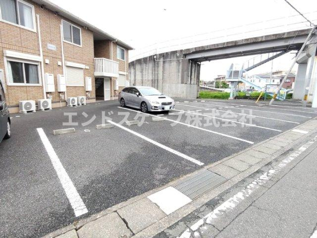 プリムヴェールの駐車場|高崎、前橋のお部屋探しはエンドスケープまで！お客様の理想お聞かせ下さい♪