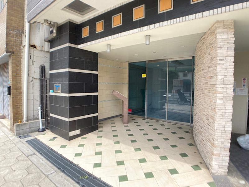 SERENiTE日本橋SUDのエントランス